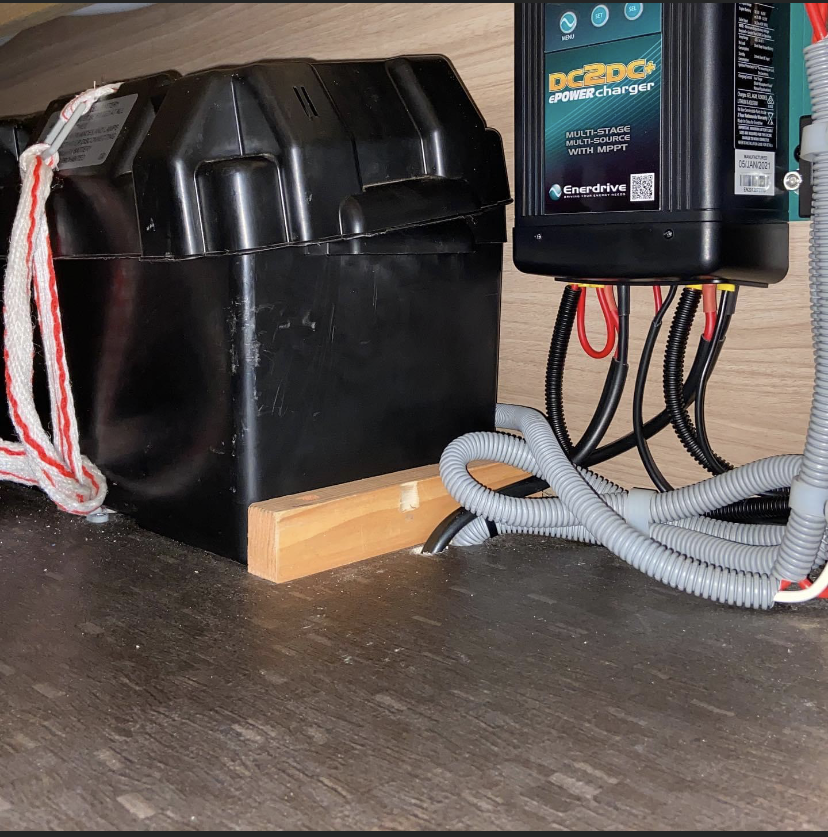 INSTALLED DUAL-BATTERY SYSTEM VS PORTABLE POWER PACK